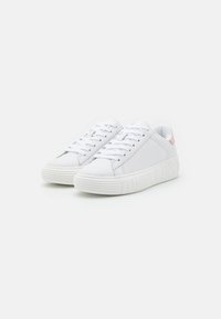 Tommy Jeans Sneakers - white