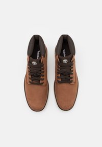 Timberland BRADSTREET CHUKKA - Sapatos casuais com atacadores - medium brown