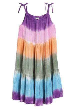 Robe d'été sans manches à volants avec bretelles nouées, présentant des bandes horizontales tie-dye en violet, rose, orange, vert, bleu et violet à l'ourlet.