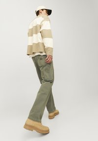 Jack & Jones JPSTEDDIE CARPENTER - Pantalones - dusty olive