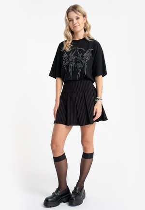 - T-shirt z nadrukiem