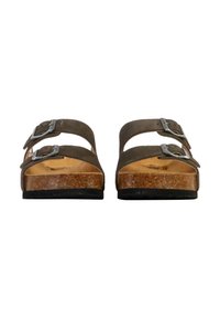 Sandales en cuir marron avec deux sangles ajustables, boucles en métal argenté, semelle en liège et semelle en caoutchouc texturé, vues de face.