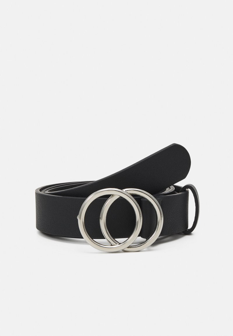 Ceinture en cuir noir avec une texture lisse et deux boucles en métal argenté circulaires. Design simple et plat.