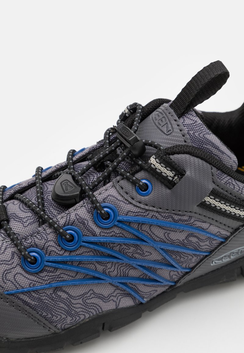 Kinder Sportschuhe | Keen CHANDLER CNX YOUTH UNISEX Hikingschuh black/bright cobalt/schwarz - QW78101 Kinder Sportschuhe | Keen CHANDLER CNX YOUTH UNISEX Hikingschuh black/bright cobalt/schwarz - QW78101
