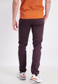 Lindbergh PANTS  - Chinos - dk burgundy
