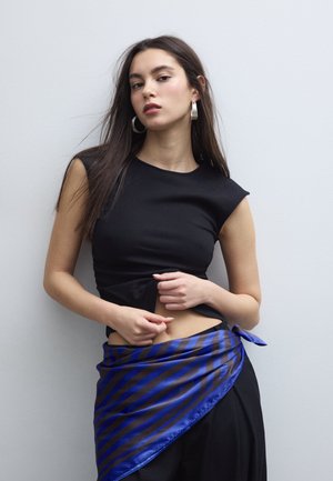 Stradivarius FITTED czarny