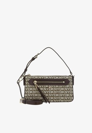 Sac à épaule rectangulaire DKNY monogramme noir et beige avec poche zippée à l'avant, bandoulière réglable et fermeture éclair en métal argenté.