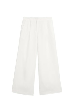 Pantalons larges blancs, dotés d'une taille haute, de deux poches latérales et d'une texture de tissu lisse. Design minimaliste sans motifs visibles.