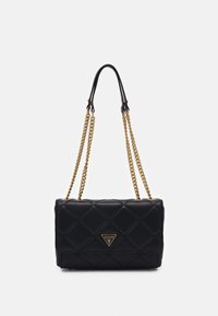 Musta tikattu käsilaukku suorakaiteen muotoisena, jossa on kultainen kolmionmuotoinen logo ja kaksi kultaketjusankaista. Sileä pinta ja tyylikäs viimeistely.