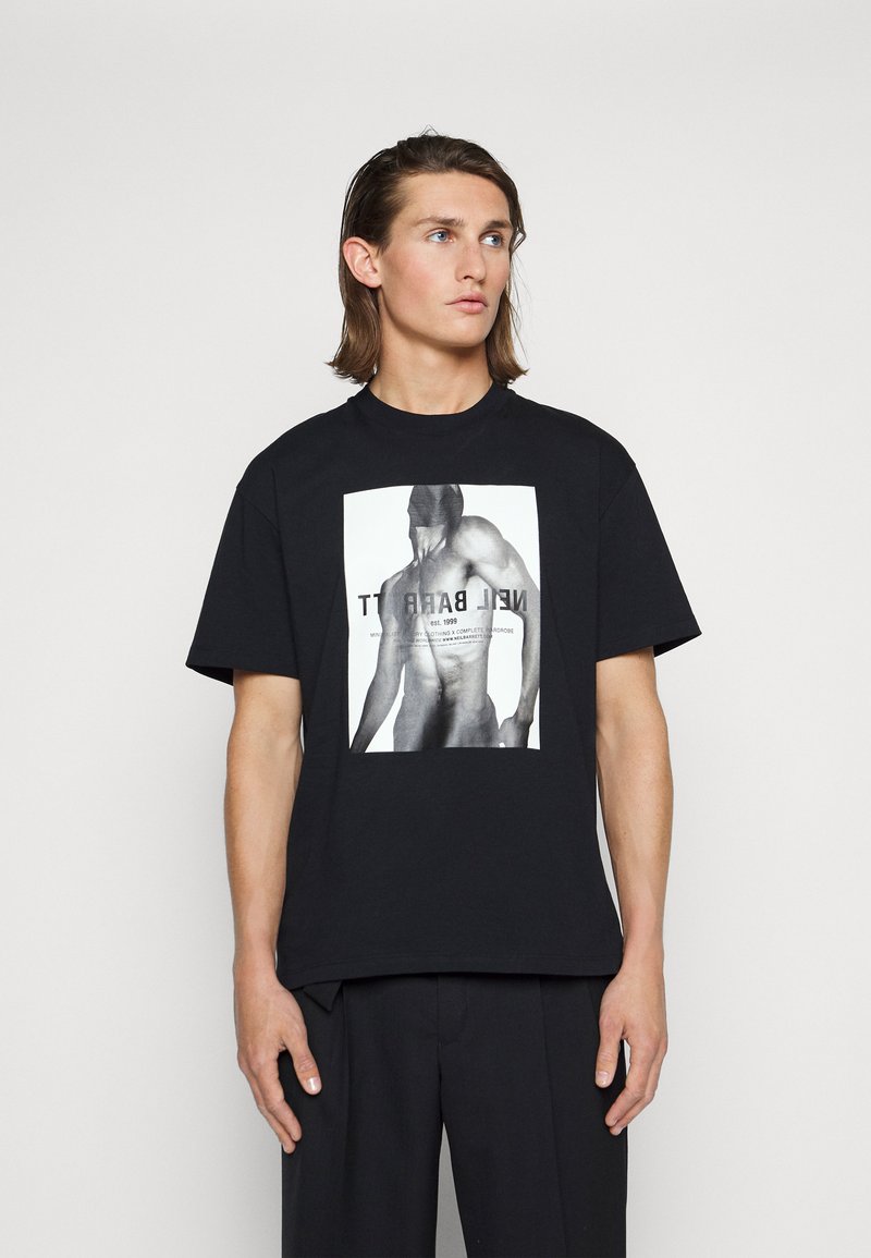 Neil Barrett SLIM DROPPED SHOULDER - Camiseta estampada - black/grey ...