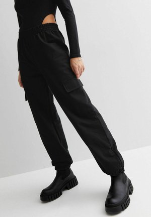 Cargo trousers - black