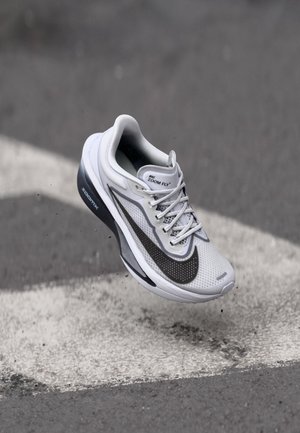 ZOOM FLY 6 - Zapatillas running asfalto - white/black/smoke grey/metallic silver-coloured