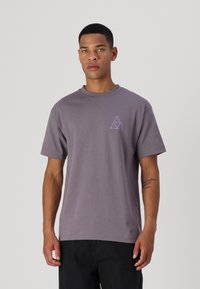 HUF TEE UNISEX - Print T-shirt - light plum