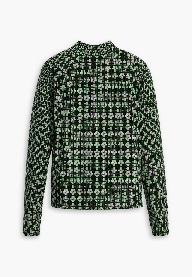 Grünes Langarmshirt mit einem sich wiederholenden quadratischen Muster in hellgrün, mit hohem Kragen und glatter Textur.