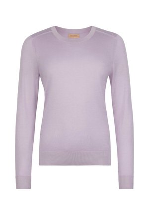 Lilla langærmet rundhalset sweater med ribstrikkede manchetter og kant, lavet af fint strikket stof.