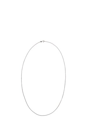 Hopeaketju, jossa on sileä, pyöreä muotoilu. Siinä on herkkä pinta ja turvallinen solki takana.