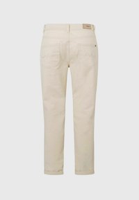 Pantalons beige coupés avec un design à jambe droite, poches arrière avec une couture ondulée et une étiquette tissée sur la taille.