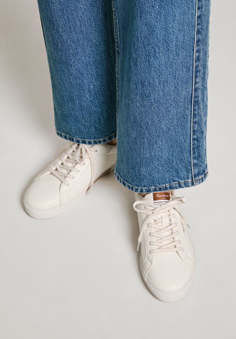 Pepe Jeans - KENTON MAX  - Trainers - white, Enlarge
