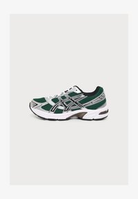 Nem kiválasztott, evergreen/black