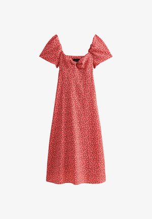 Różowa sukienka midi z krótkimi bufkami i drobnym czerwonym kwiatowym nadrukiem, z kwadratowym dekoltem i delikatnym marszczeniem na biuście.