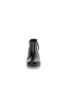 Botín negro hasta el tobillo con un acabado de piel suave, puntera redonda y cierre lateral con cremallera. Presenta una suela resistente y un forro suave. Diseño minimalista.
