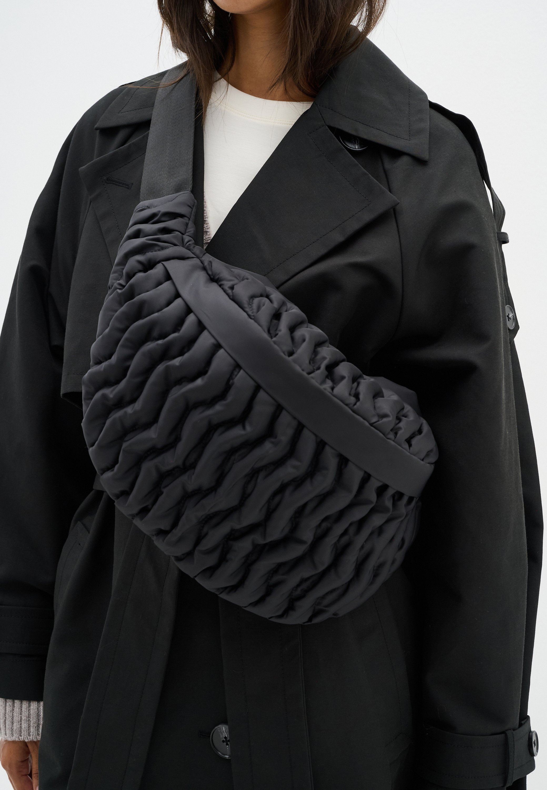 【InWear】RASIDAN WAVY ベルトバッグ ブラック ワンサイズ In Wear - Rasidan Wavy Bumbag - MonAmie Boutique
