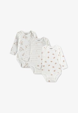 Drei weiße Babybodys mit langen Ärmeln, braunen Teddybärmotiven und dezenten Streifen, nebeneinander auf einem weißen Hintergrund gelegt.