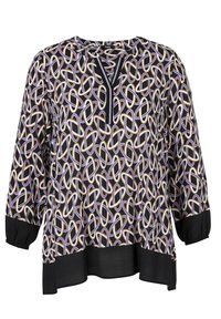 Zwarte blouse met driekwartmouwen, voorzien van een herhalend, in elkaar grijpende lussenpatroon in wit, paars en bruin. De zoom heeft een solide zwarte accent.