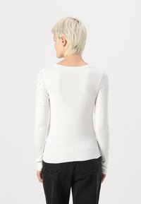 ONLY ONLSOLITA STONE DETAIL O NECK - Džemperis - cloud dancer