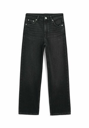 Jean noir droit avec cinq poches, passants pour ceinture, fermeture par bouton et détails de couture visibles.