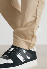 Calvin Klein Jeans CLASSIC CUPSOLE HERITAGE - Joggesko - black/bright white