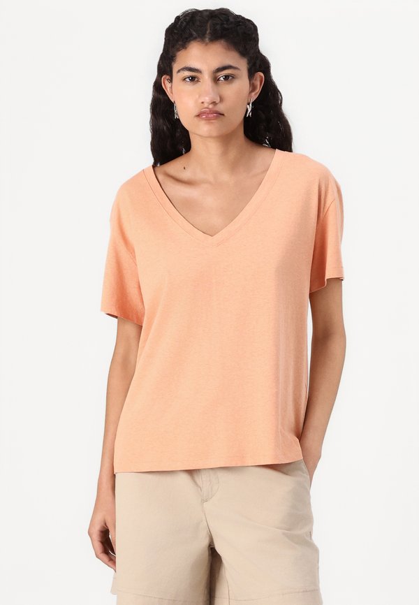 DEEP V NECK TEE - Basic T-shirt - peach bloom2