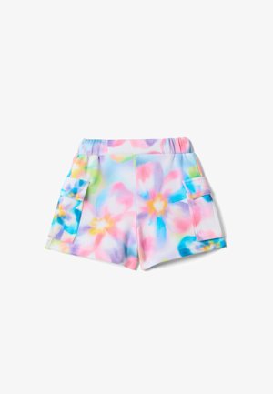Pantalones cortos con estampado floral colorido, cintura elástica y bolsillos tipo cargo en ambos lados, en tonos pastel de azul, rosa, verde y amarillo.