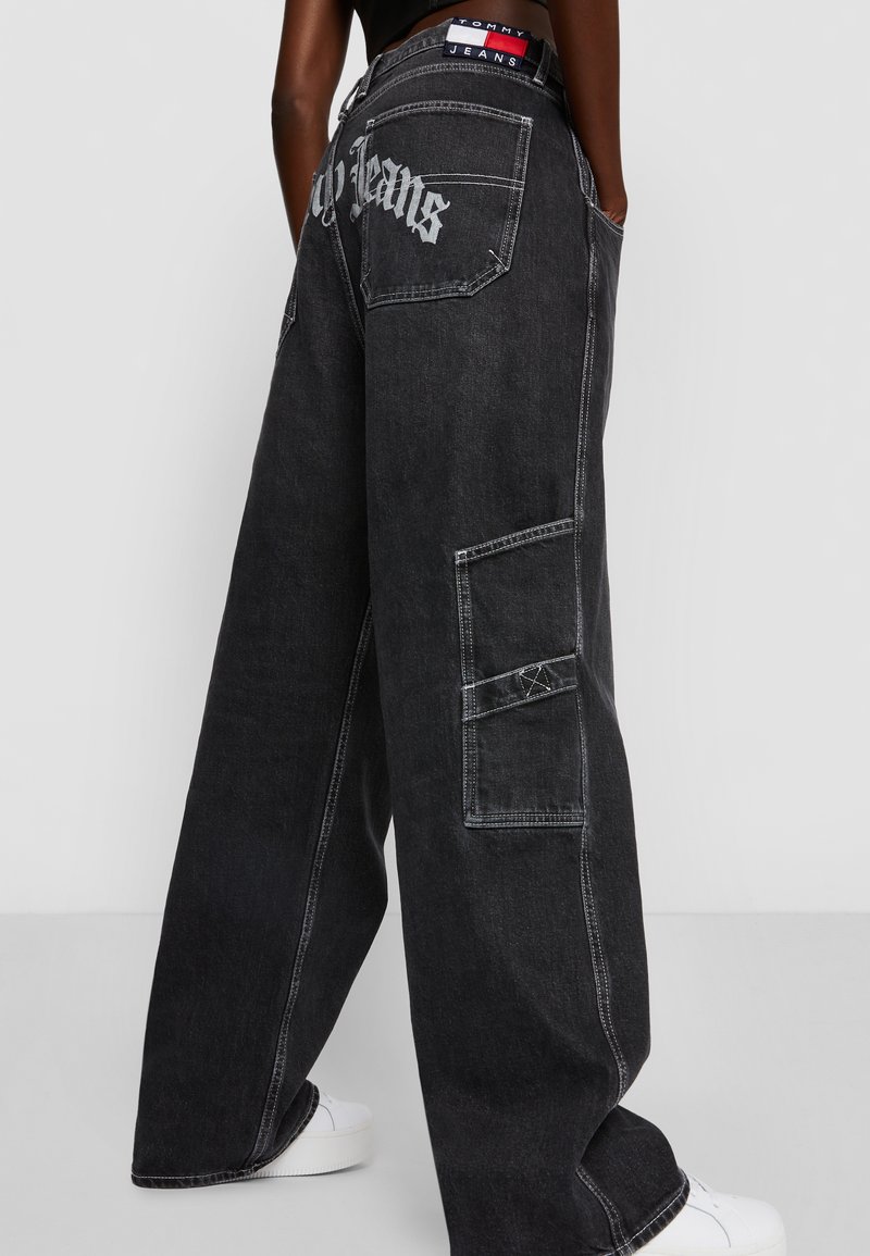 Tommy Jeans DAISY - Jeans Relaxed Fit - denim black/black denim 