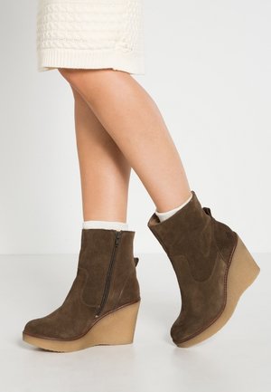 High heeled ankle boots - khaki