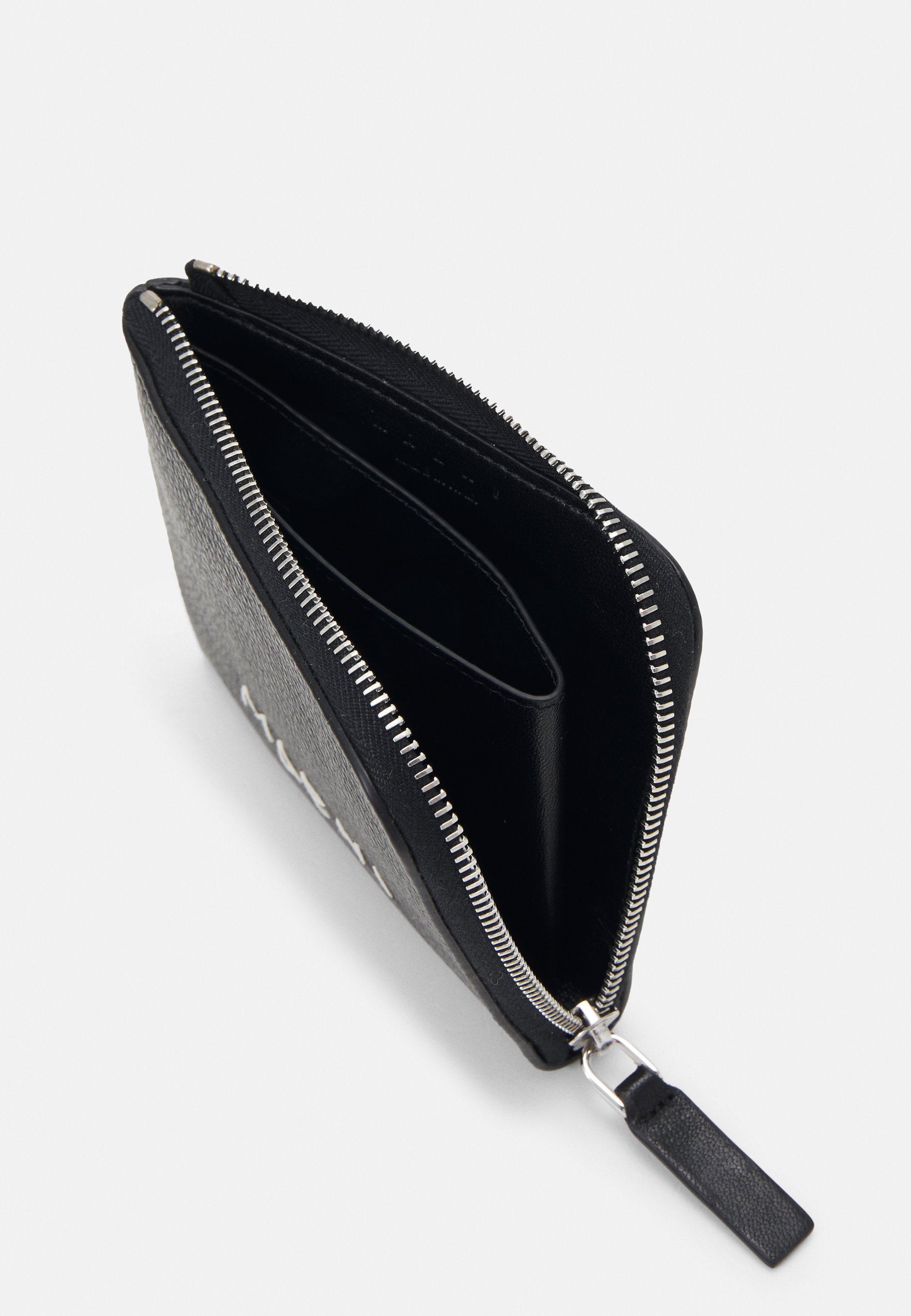 ◇MARNI◇ Logo Zip Around Wallet Black PFMI0095Q1P529800N99 Black leather zip-around wallet with Marni Mending