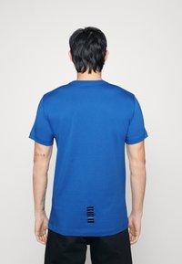 EA7 Emporio Armani Pamata T-krekls - blue