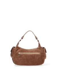 Borsa a spalla in suede marrone con forma arrotondata, una tasca con zip frontale e cerniera dorata. Include una tracolla corta con dettagli in oro.