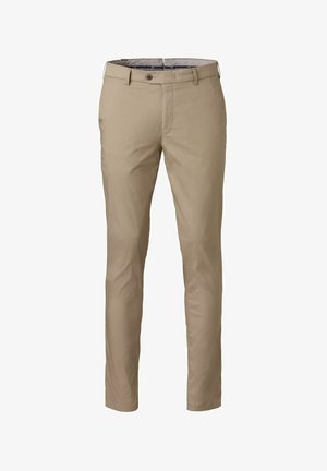 Beige slim-fit chino's voor heren met riemlussen, knoopsluiting en zijzakken, weergegeven tegen een witte achtergrond.