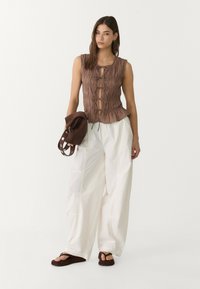 Stradivarius CREASED WITH TIES - Blouse - dark brown