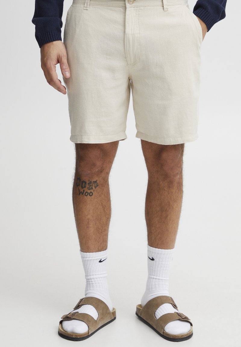 Solid SDAURELIUS LINEN MIX - Pantaloni scurți - oatmeal