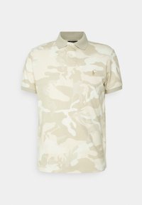 Beige kamuflážové polo tričko vyrobené z bavlny, s tříknoflíkovou légu, krátkými rukávy a malým logem na levém prsu.