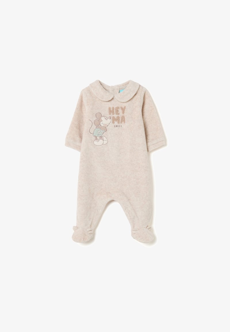 Lichtroze fleece baby jumpsuit met een Peter Pan-kraag, met een afbeelding van een cartoonfiguur en de tekst "HEY MA SMILE." Inclusief slofjes.