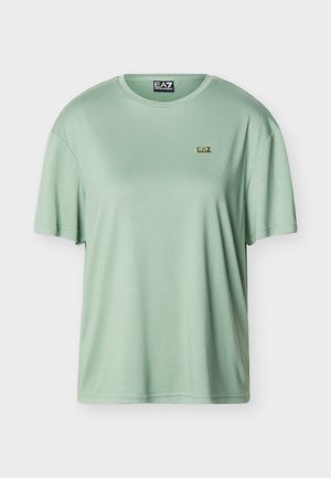 Lichtgroen EA7 Emporio Armani T-shirt met korte mouwen, klein logo op de linkerborst en ronde hals.
