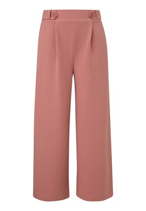 Wijdvallende broek in zachtroze stof met plooien aan de voorkant, voorzien van twee ronde knopen in de tailleband voor detail en sluiting.