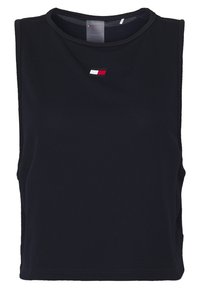 Černý top bez rukávů z texturované látky, s malým trojbarevným logem na přední straně blízko výstřihu.