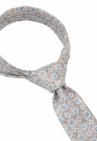 Brauner Stoffkrawatte mit wiederholendem blauen Blumenmuster, ausgestattet mit einem geknoteten Design am Hals und einer glatten Textur.