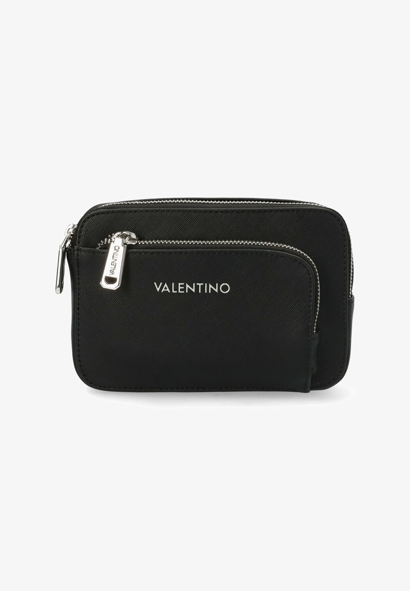 Carteira de nylon preta com dois compartimentos com fecho zip, apresentando hardware em tom prateado e o logótipo "Valentino" na parte da frente.
