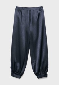 Mørkeblå satinbukser med vidde ben, rynkede manchetter og høj talje, vist fladt på en lys baggrund.