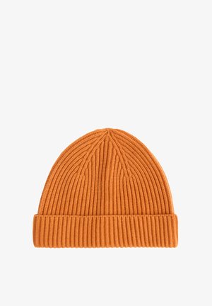 Bonnet en tricot côtelé orange avec revers, conçu pour la chaleur et un style décontracté.